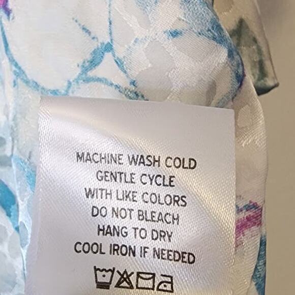 RAHI Floral Pouf V-Neck Button Up Top Blouse Light Blue Small - Picture 8 of 9